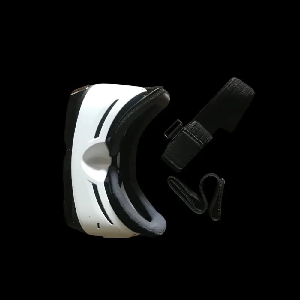 Samsung Gear VR Headset – Lightly Used | Oculus Powered | Original Box Included
